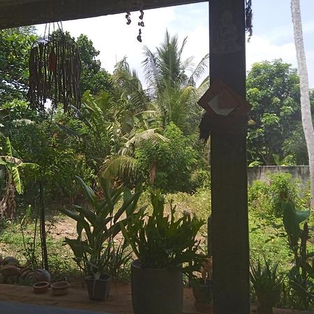 Julianu Hotel Tangalle Buitenkant foto