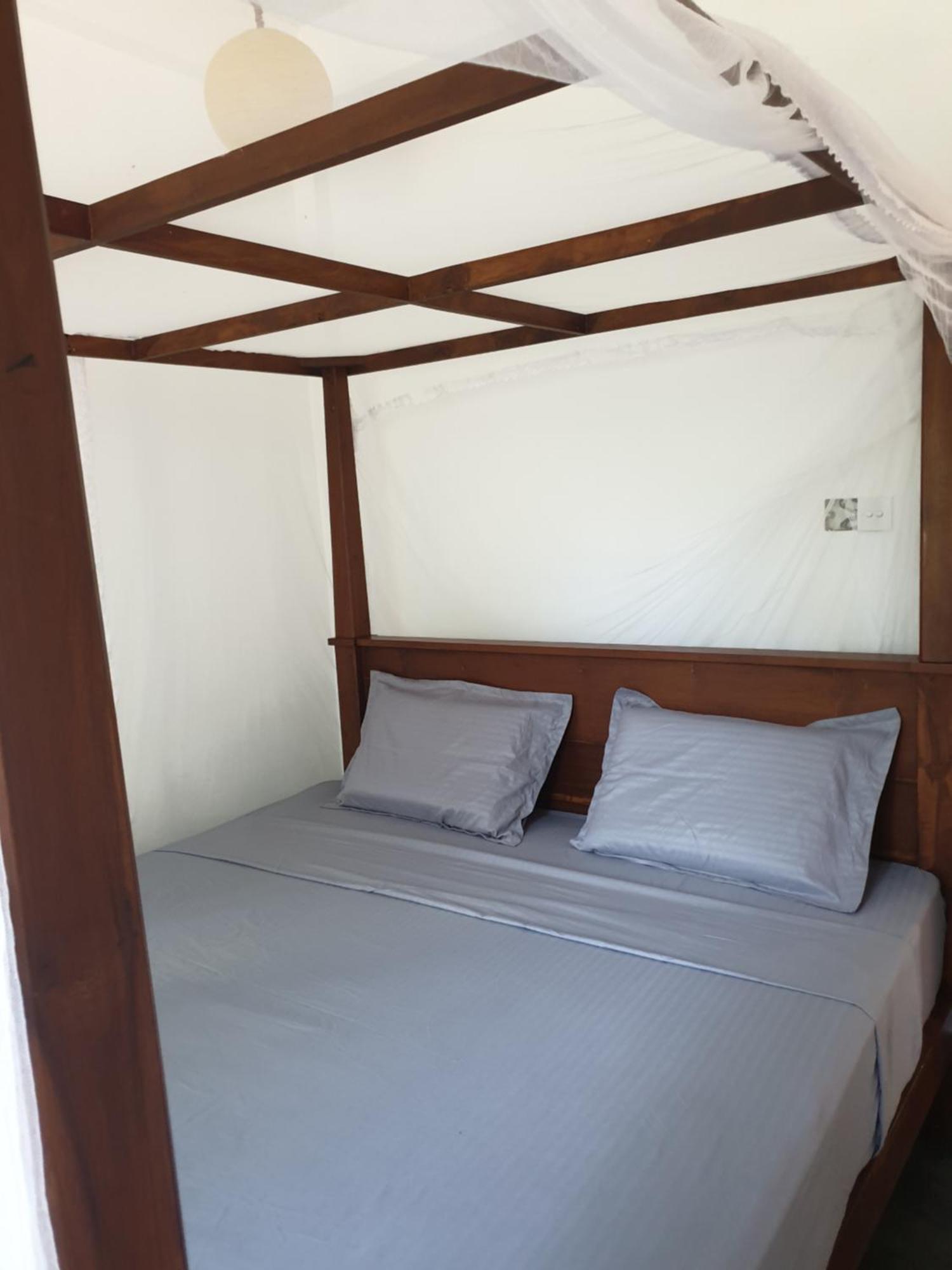 Julianu Hotel Tangalle Buitenkant foto